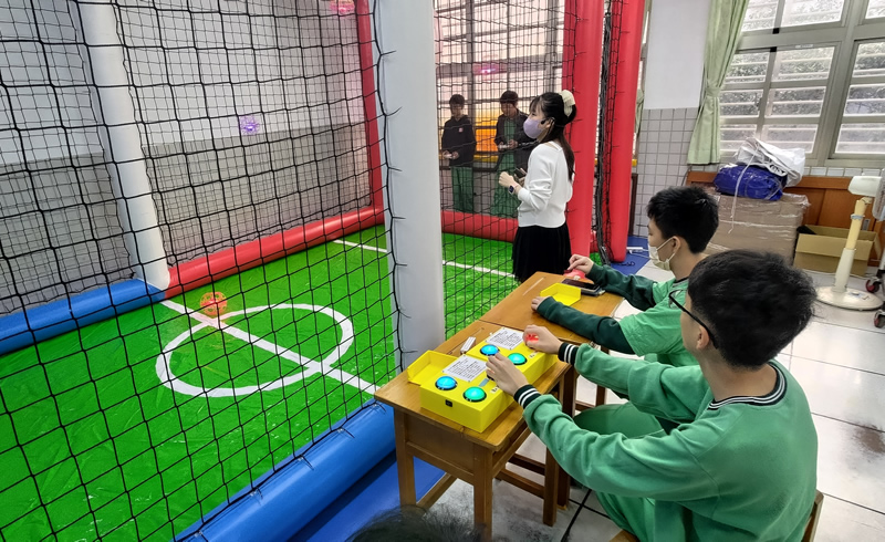 北市北投國中攜手中正高中　用無人機交流