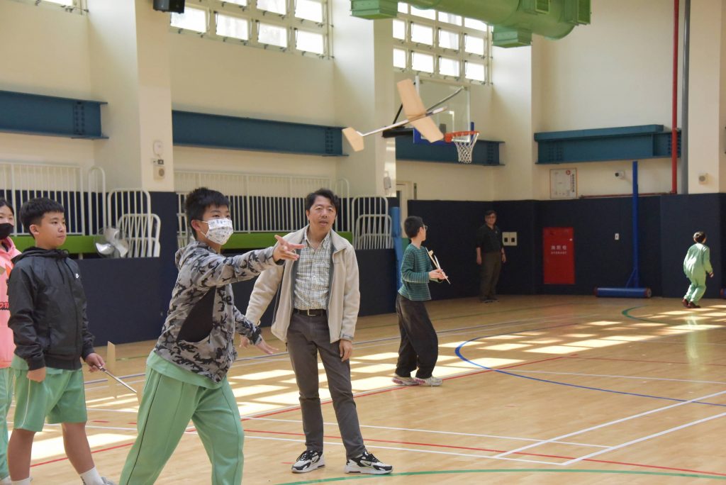 北市北投國中滑翔機體驗營 學生親手打造飛行夢